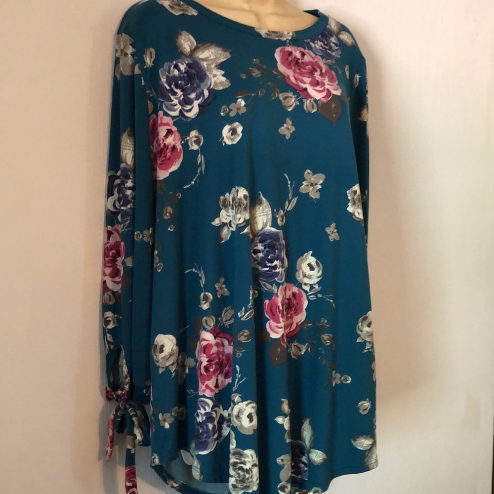 Floral spring Teal Women's Reborn J. The plus Top